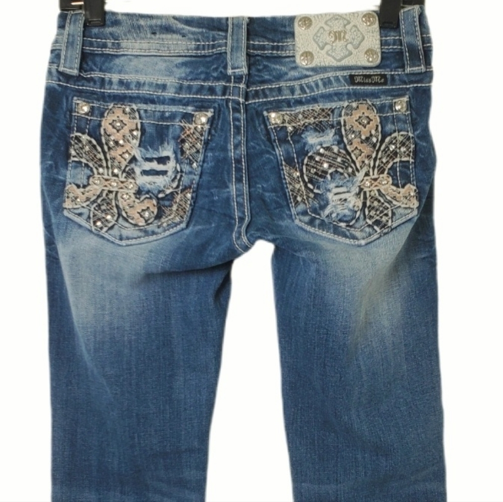 Miss Me Mid Rise Easy Crop Jeans Fleur De Lis Embroidery Style JE8388EC Size 25
